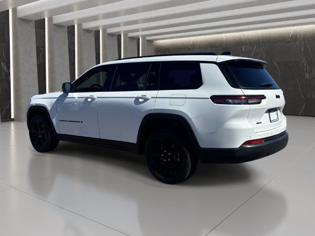 Used 2023 Jeep Grand Cherokee L Laredo AWD/4WD image 4