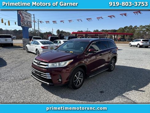 Used 2018 Toyota Highlander XLE image 1