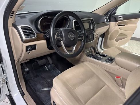 Used 2016 Jeep Grand Cherokee Laredo w/ Quick Order Package 23E AWD/4WD image 10