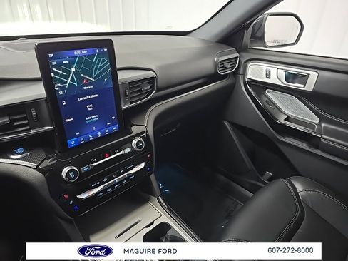 Used 2022 Ford Explorer ST w/ ST Street Pack image 29