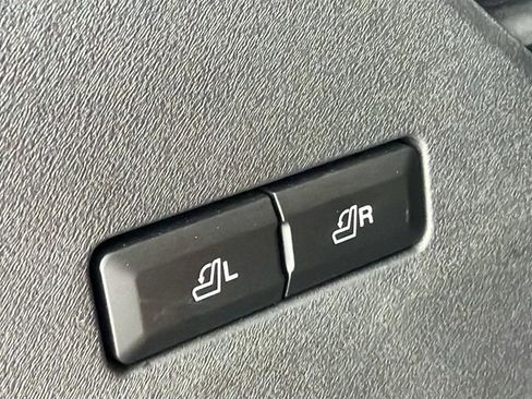 Used 2024 Lincoln Nautilus Reserve image 12