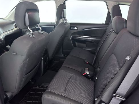 Used 2019 Dodge Journey SE FWD image 25