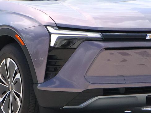 Used 2024 Chevrolet Blazer EV LT image 9