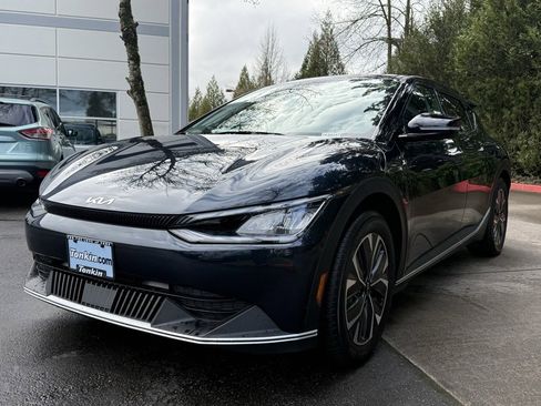 Used 2024 Kia EV6 Light image 5