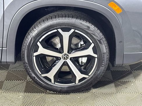 New 2026 Volkswagen Tiguan SE image 23