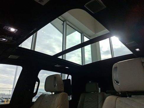 Used 2025 Cadillac Escalade V image 23