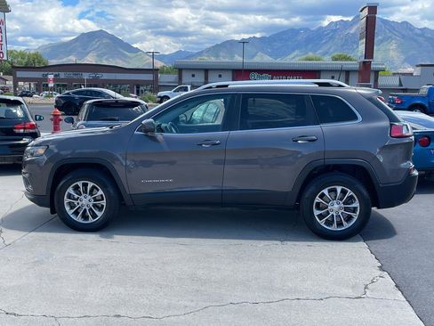 Used 2019 Jeep Cherokee Latitude Plus w/ Comfort/Convenience Group AWD/4WD image 7