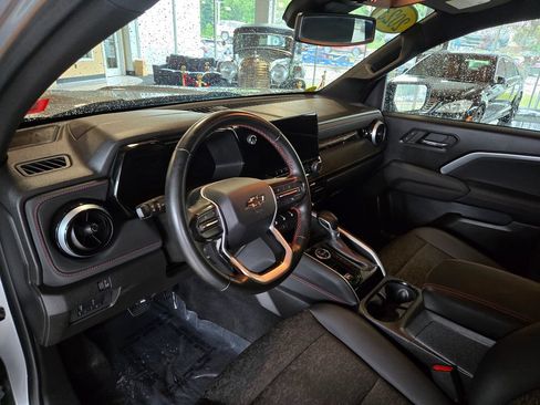 Used 2023 Chevrolet Colorado Z71 w/ Z71 Convenience Package 2 AWD/4WD image 14
