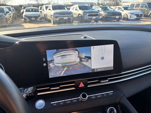 Used 2025 Hyundai Elantra SEL image 23