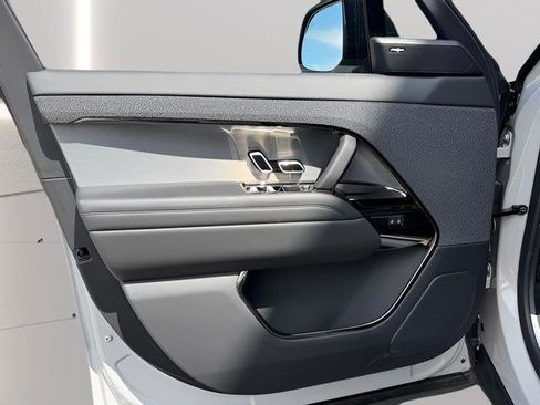 Certified 2025 Land Rover Range Rover Sport SE image 15