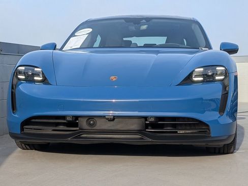 Used 2024 Porsche Taycan image 8