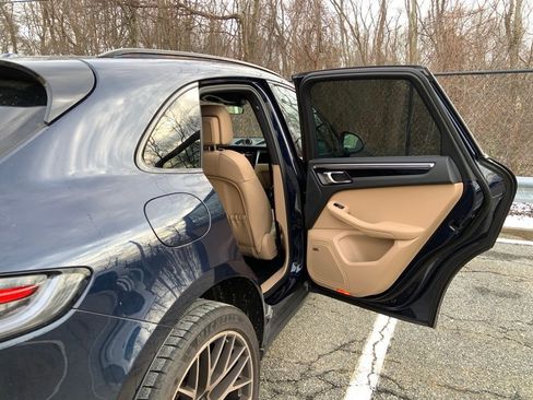 Used 2019 Porsche Macan S image 16