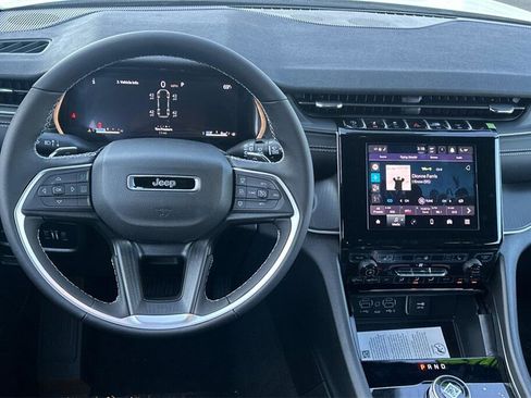 New 2025 Jeep Grand Cherokee L Laredo w/ Luxury Tech Group I image 14