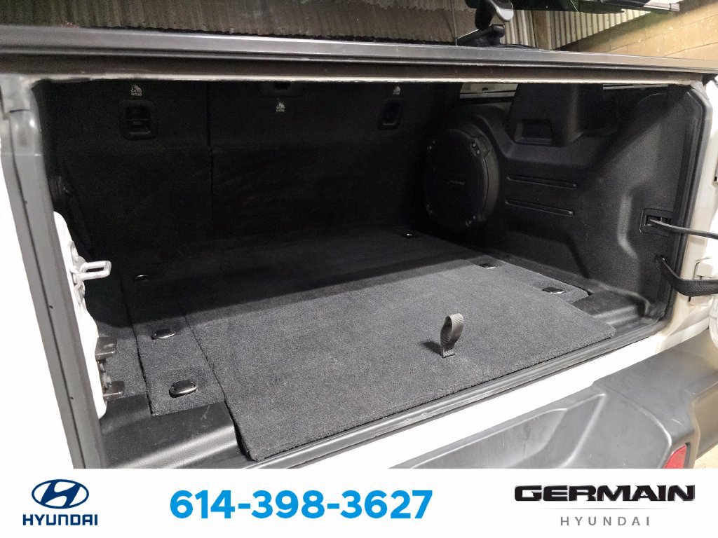Used 2022 Jeep Wrangler Unlimited Rubicon w/ Cold Weather Group AWD/4WD image 21