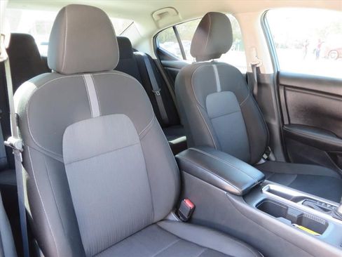 Used 2024 Nissan Sentra SV image 9