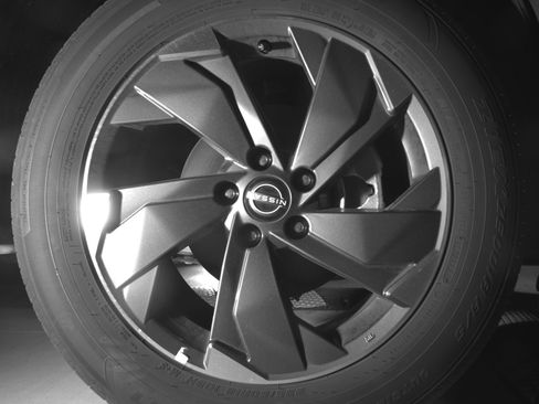 Used 2025 Nissan Rogue SV image 13