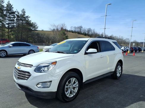 Used 2017 Chevrolet Equinox LT w/ Convenience Package image 4