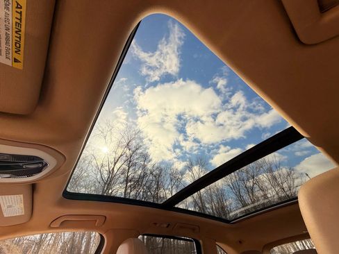 Used 2015 Porsche Cayenne S image 35