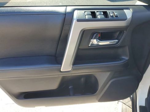 Used 2021 Toyota 4Runner SR5 Premium image 8