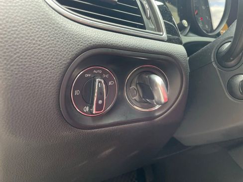 Used 2018 Porsche Macan S image 11