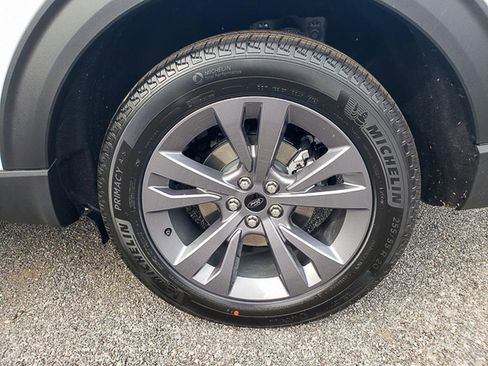 New 2026 Ford Explorer Active w/ Active Comfort Package image 12