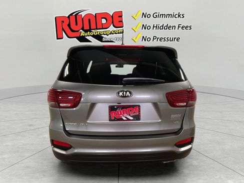 Used 2019 Kia Sorento FWD V6 image 4
