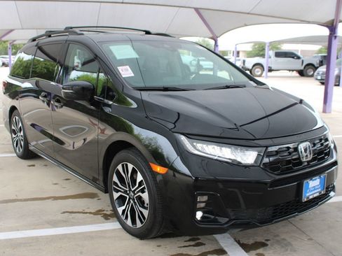 Used 2025 Honda Odyssey Elite image 8