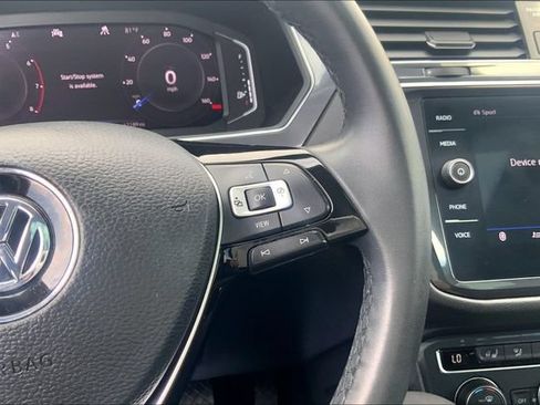 Used 2020 Volkswagen Tiguan SEL AWD/4WD image 22