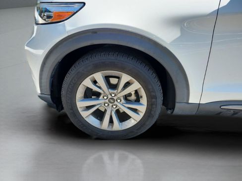 Used 2021 Ford Explorer XLT w/ Equipment Group 202A image 26