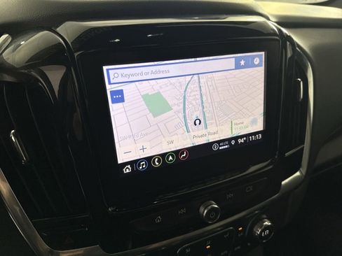 Used 2023 Chevrolet Traverse RS FWD image 18