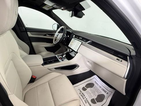 Used 2026 Jaguar F-PACE R-Dynamic S image 32