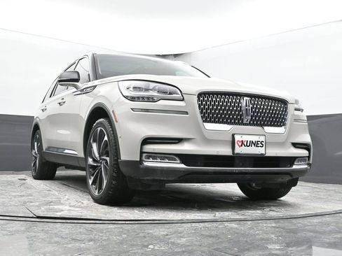 Used 2024 Lincoln Aviator Reserve w/ Equipment Group 201A AWD/4WD image 48