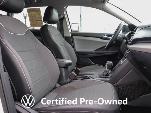 Used 2023 Volkswagen Taos SE w/ Panoramic Sunroof Package FWD image 18