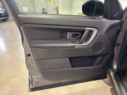 Used 2019 Land Rover Discovery Sport HSE AWD/4WD image 30