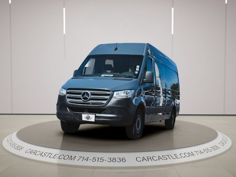 Used 2019 Mercedes-Benz Sprinter 170 image 1
