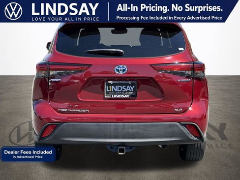 Used 2022 Toyota Highlander XLE FWD image 6
