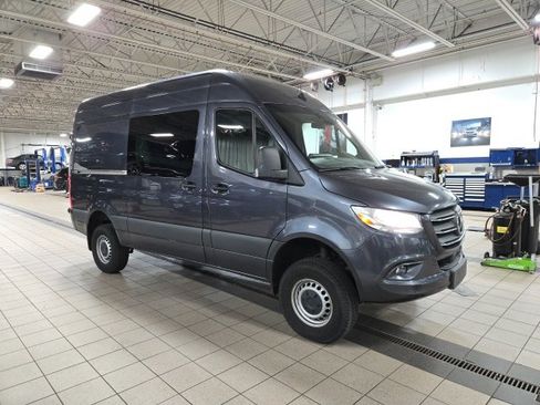 Used 2022 Mercedes-Benz Sprinter 2500 image 1