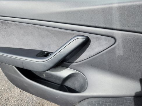 Used 2018 Tesla Model 3 Long Range image 6