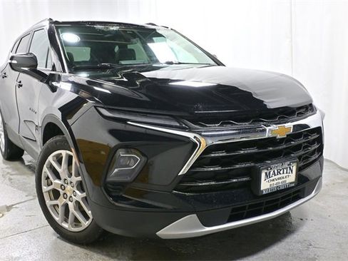 Used 2023 Chevrolet Blazer LT w/ Sound & Technology Package image 2