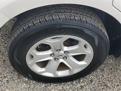 Used 2014 Ford Edge SEL w/ Equipment Group 205A image 5