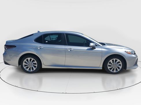 Used 2024 Toyota Camry LE FWD image 2