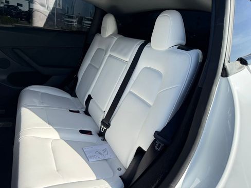 Used 2024 Tesla Model Y Performance image 4