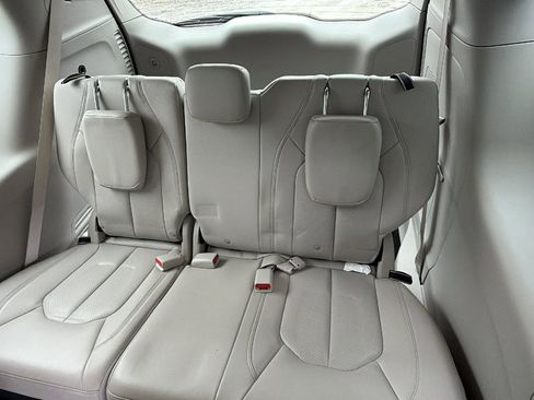 Used 2021 Chrysler Pacifica Touring-L w/ Uconnect Theater Family Group image 23