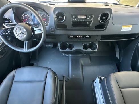 New 2025 Mercedes-Benz Sprinter 2500 image 12