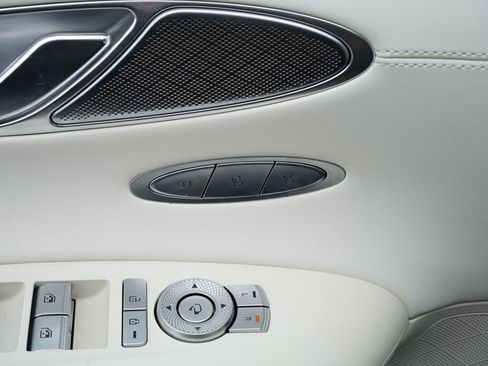 Used 2025 Genesis Electrified GV70 Advanced w/ Prestige Package image 18