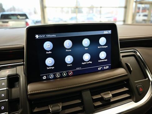 Used 2021 GMC Yukon XL SLT w/ SLT Premium Package image 16