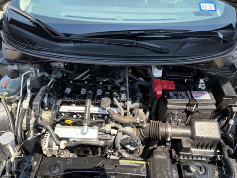 Used 2025 Nissan Versa SV FWD image 30