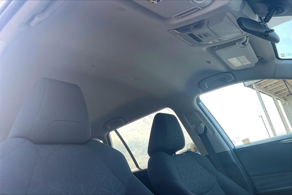 Used 2024 Toyota RAV4 XLE FWD image 22