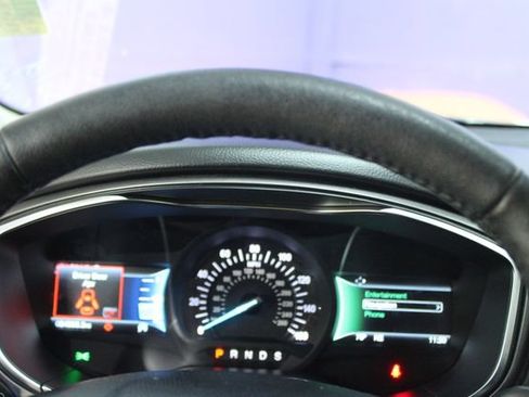Used 2018 Ford Fusion SE w/ Equipment Group 202A FWD image 18