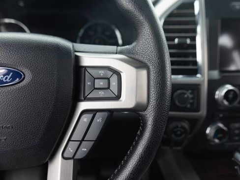 Used 2016 Ford F150 Platinum w/ Equipment Group 701A Luxury AWD/4WD image 44